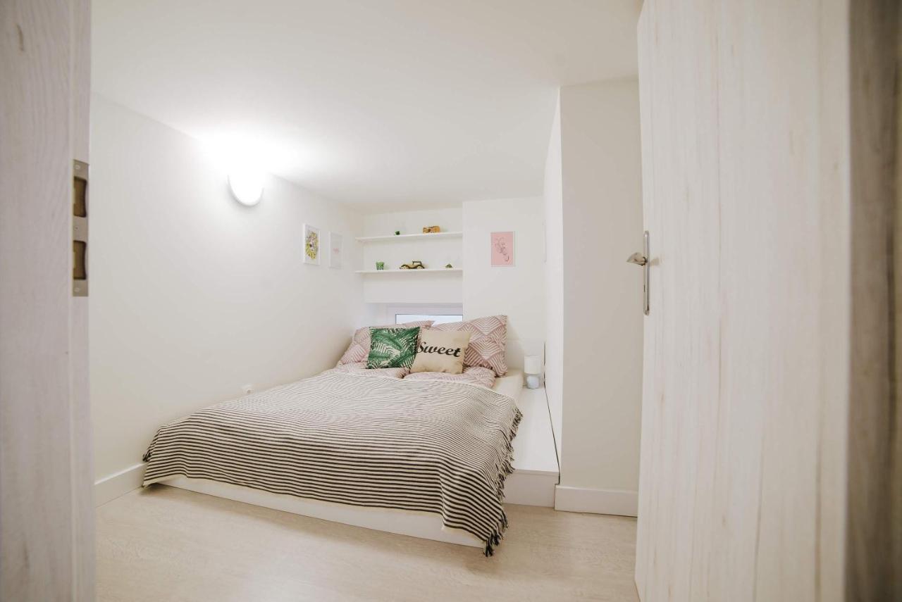 Comfy Apartment At New York Cafe With Aircon Budapest Exterior photo
