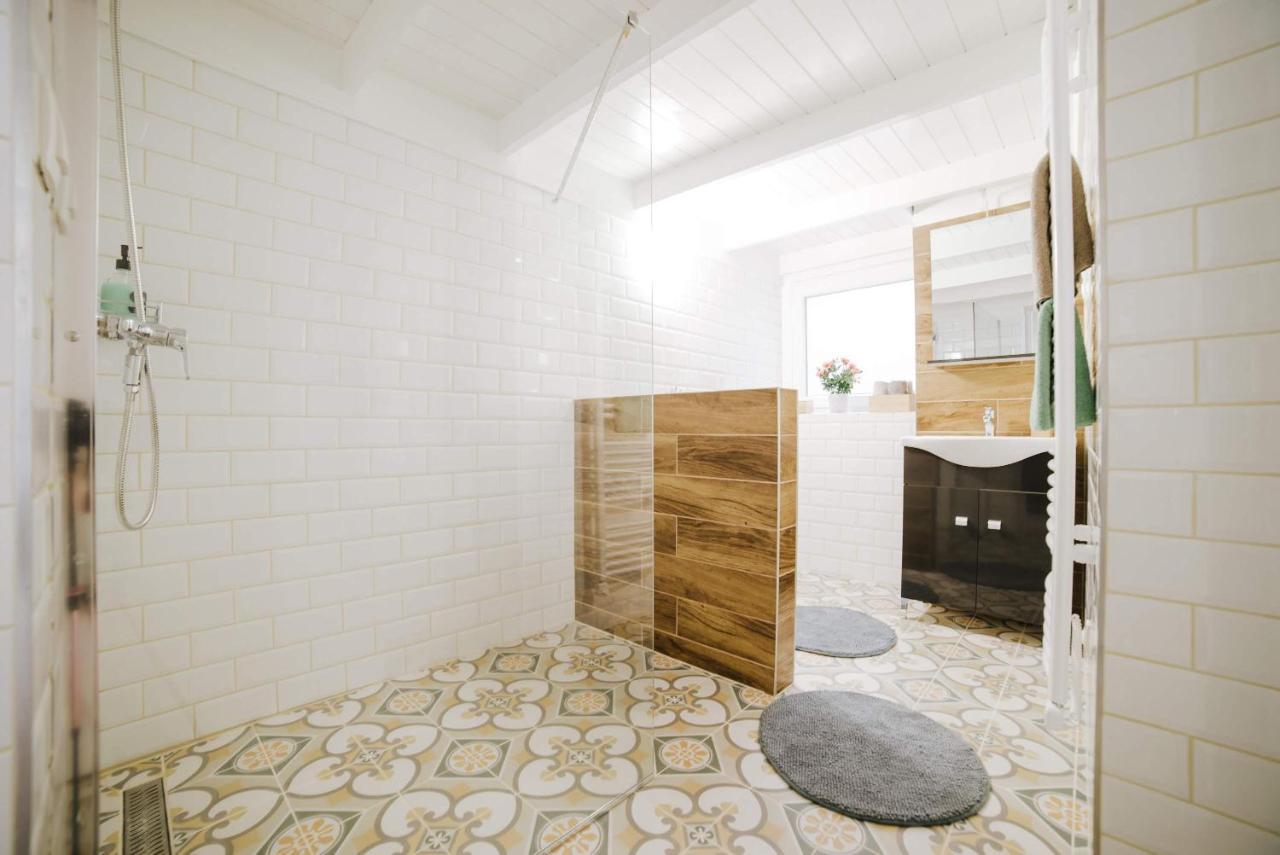Comfy Apartment At New York Cafe With Aircon Budapest Exterior photo