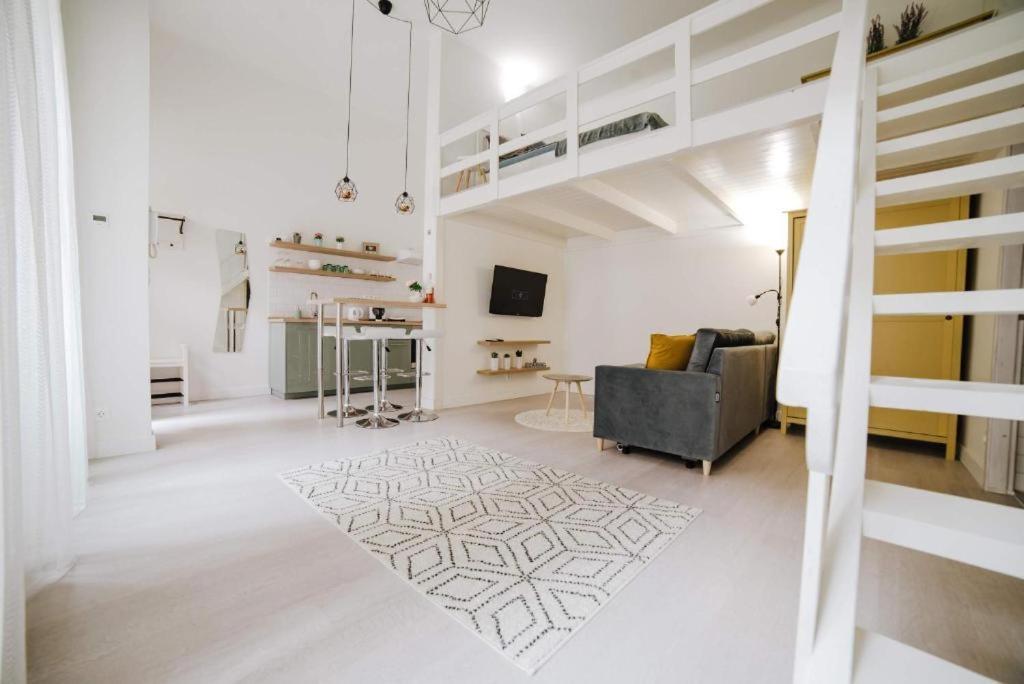 Comfy Apartment At New York Cafe With Aircon Budapest Exterior photo